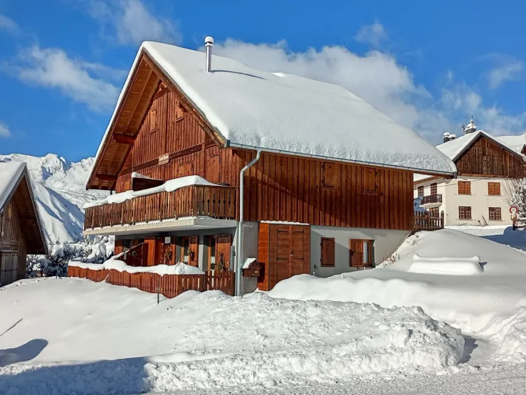Le chalet vue hiver 