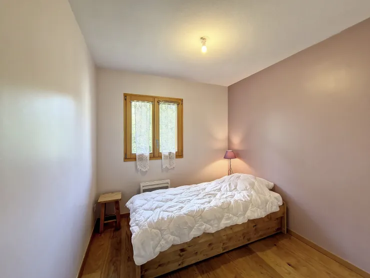 1 lit simple en 90x190 avec couette avec 1 tiroir lit en 90x190 avec couette