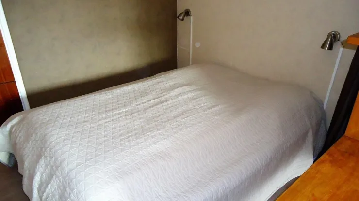 Bed in 160
