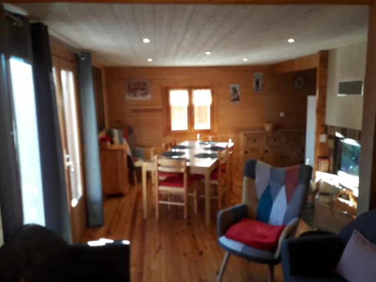 Vue du salon vers salle de séjour
