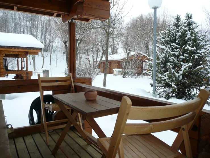 The comfort of a wooden cabin, in the campsite L'Escapade, Estavar