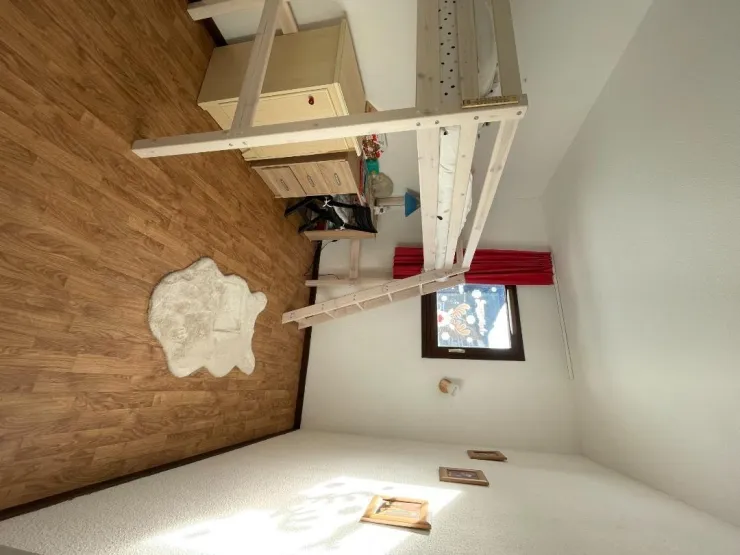 chambre enfant lit mezzanine avec joli bureau