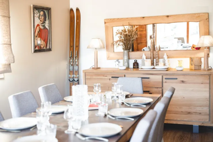 Table for 10 people