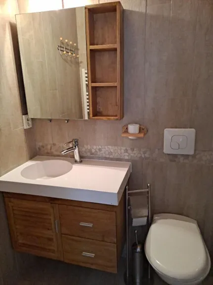 Salle d'eau avec WC 