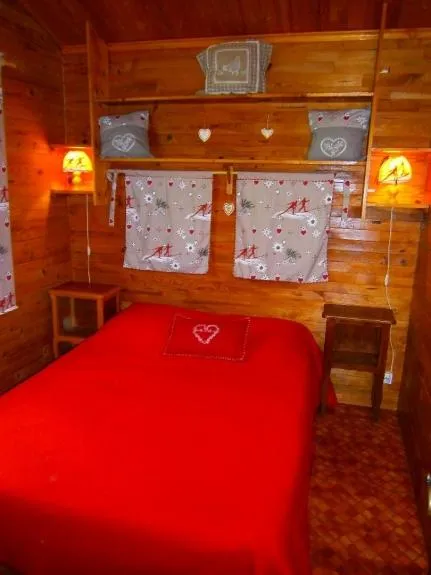 1ERE CHAMBRE AVEC LIT A 2 PLACES