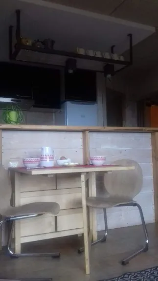 Folding table for 6 people