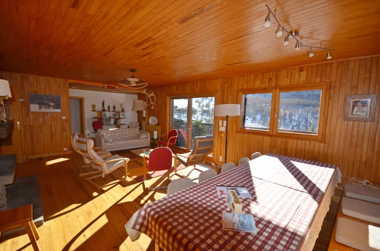 Salle à manger et double salon 