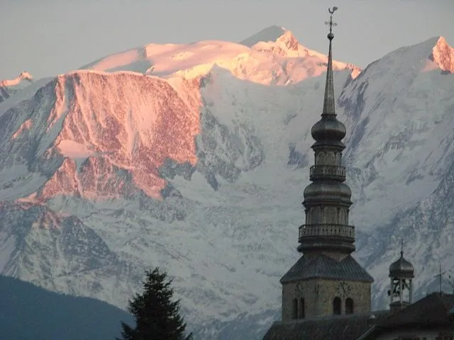 LE PLUS HAUT CLOCHER DES ALPES. 