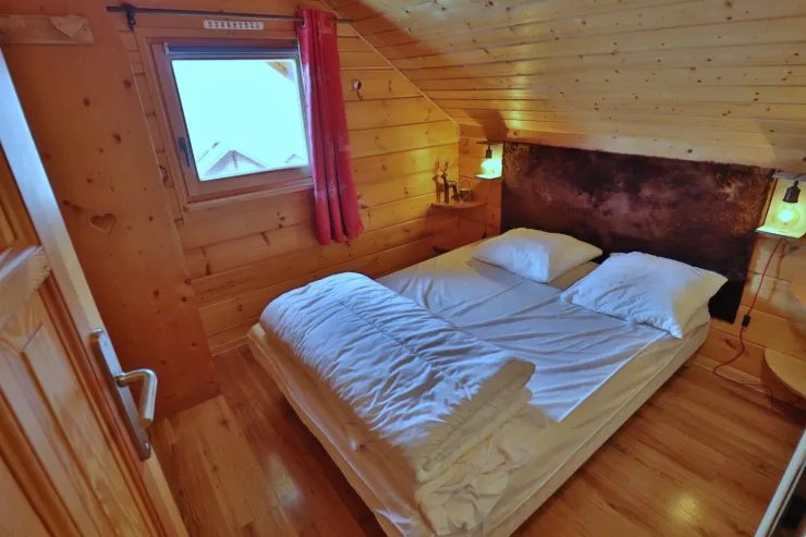 2ème chambre lit double à l'étage