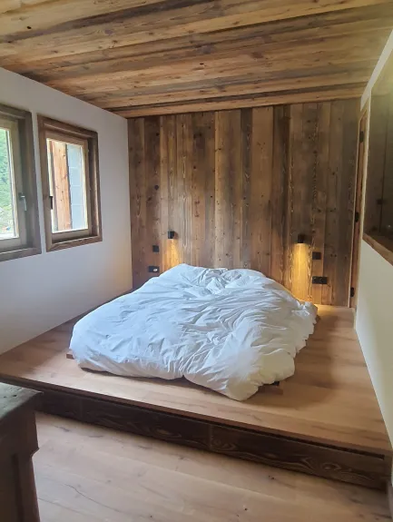 large parental suite with independant bathroom