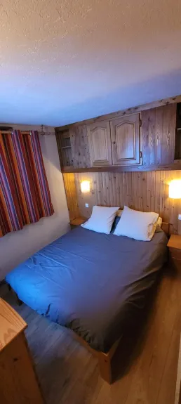 chambre avec 1 lit double 