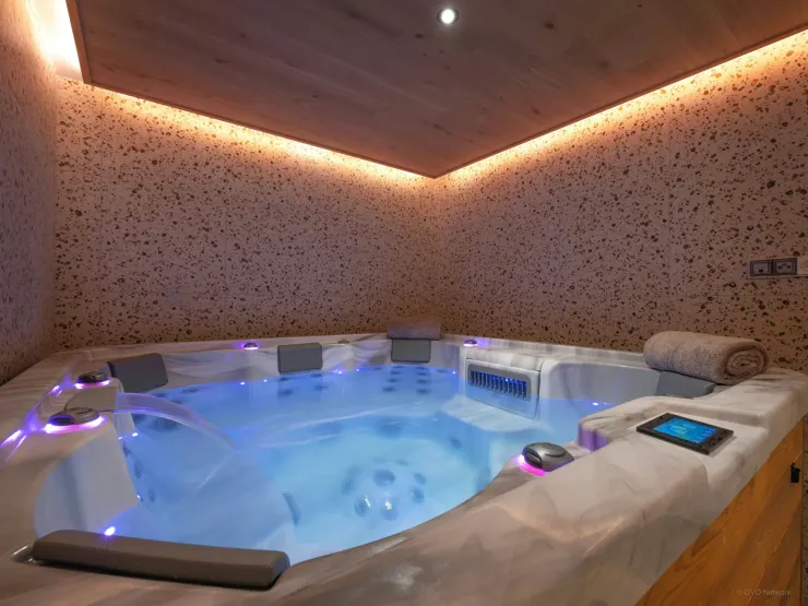 Jacuzzi