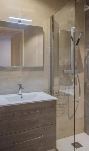 Salle de bain chambre n°1