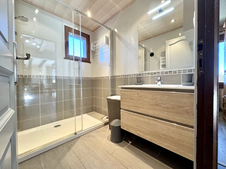 Bathroom ground floor