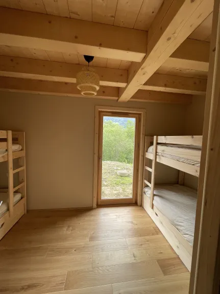 4x simple bedrooms