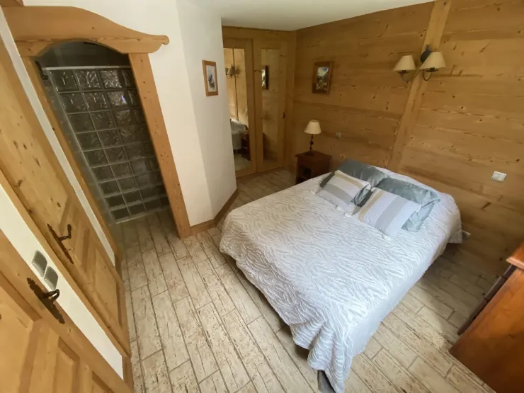 chambre rdc avec sdb et wc privatif