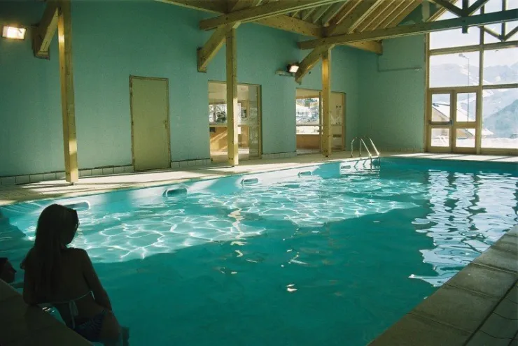 PISCINE EN 2 MINUTES DANS LA RESIDENCE