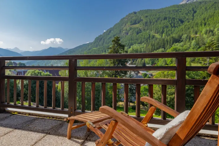 Balcon Terrasse exposée Sud, vue sur les montagnes et la vallée