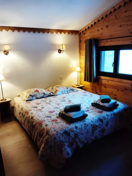 Chambre # 2 avec salle d'eau privative