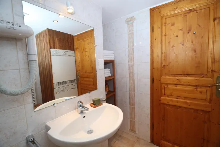 Bathroom  side entrance