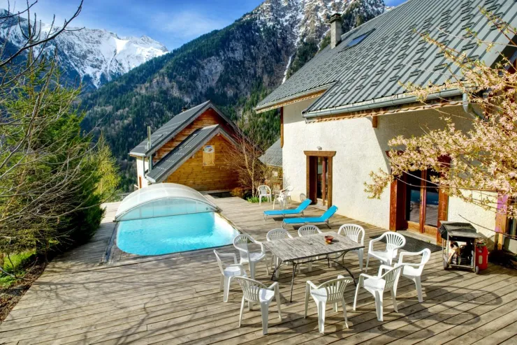 Piscine du chalet chauffée toute l'année à 28°