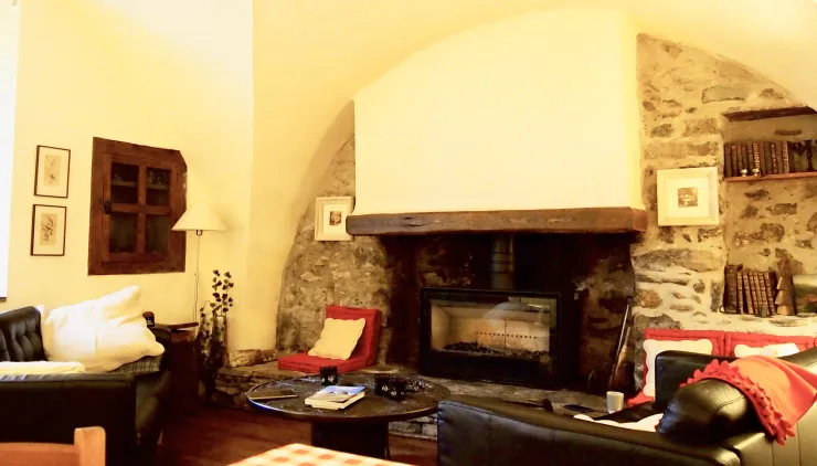 salon avec le poêle à bois