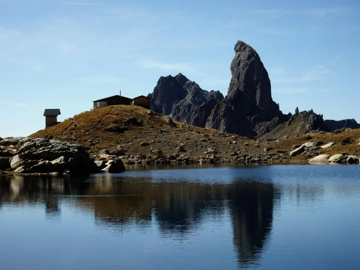 randonnée au lac du Presset avec vue sur la Pierra Menta