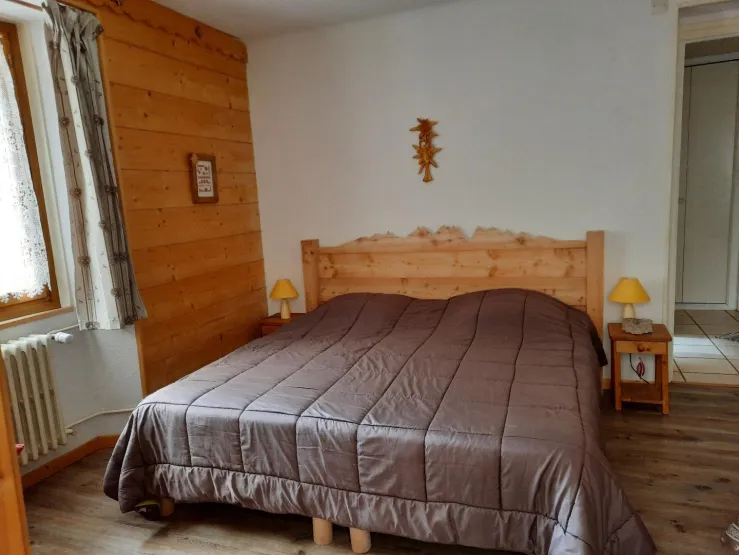 Bedroom 2, "Edelweiss" 3 single beds or 1 single bed and a king size bed180