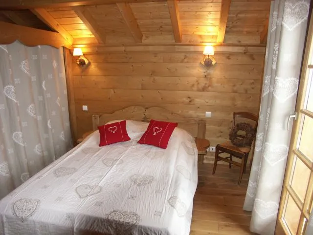 Chambre parents avec balcon plein sud