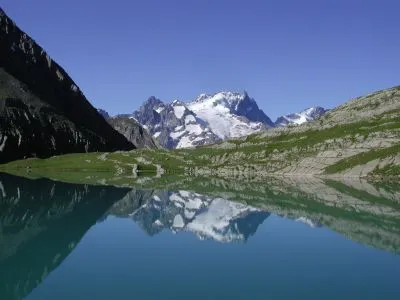 Le lac du goléon avec vue sur...LA MEIJE
