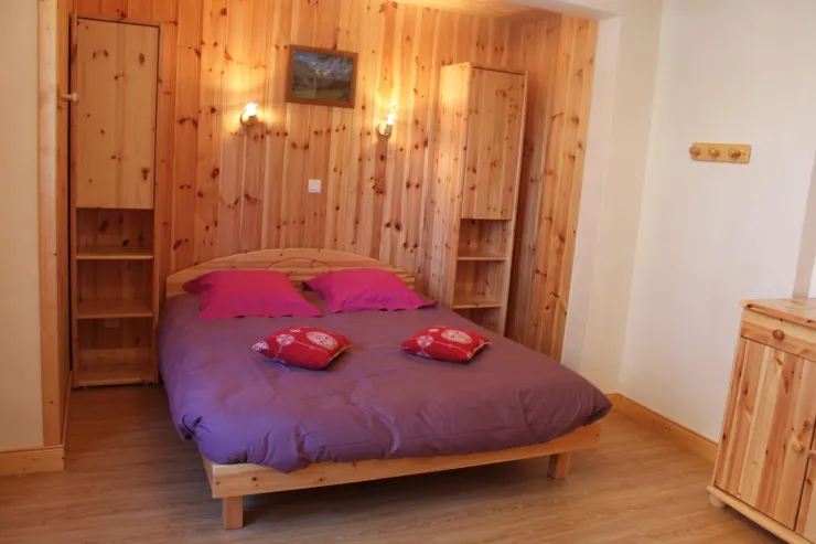 grande chambre -1 avec grand lit 160x200