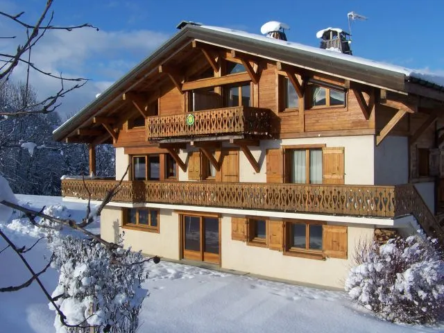 Le chalet exposé sud pour profiter d'un ensoleillement maximal