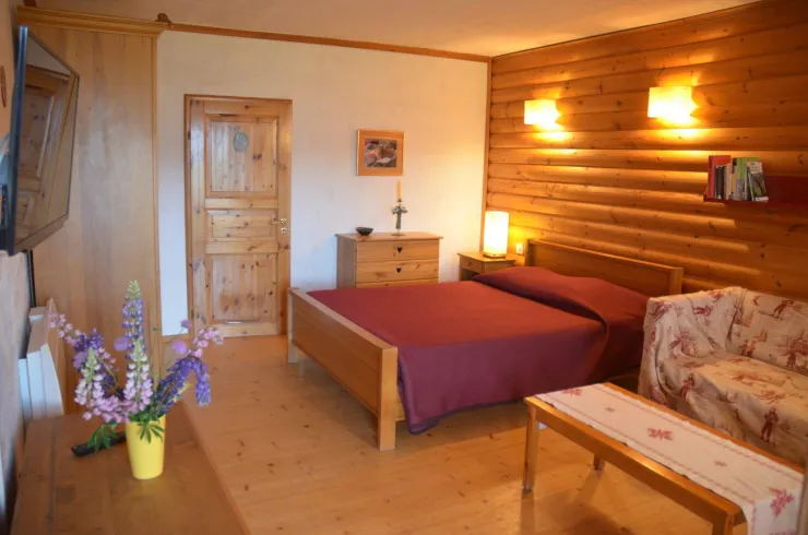 Studio de 30 m2, petit nid douillet idéal pour un couple, entièrement équipé pour votre séjour. Classé 3 étoiles en Meublé de tourisme, depuis 2016.