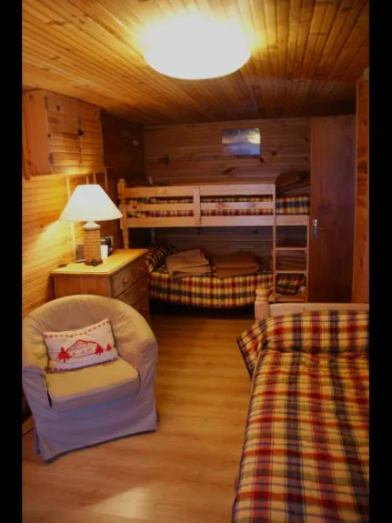 chambre 2 avec 3 lits en 90.