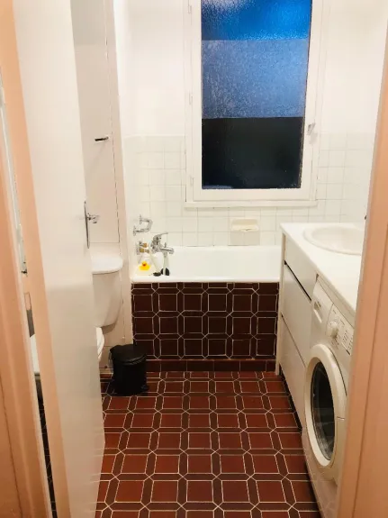 Appartement du haut : salle de bain 