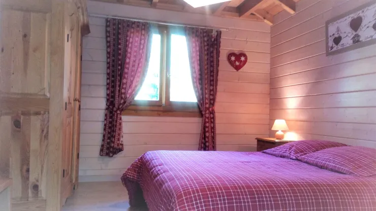chambre du rez de chaussée avec lit 160 x 200