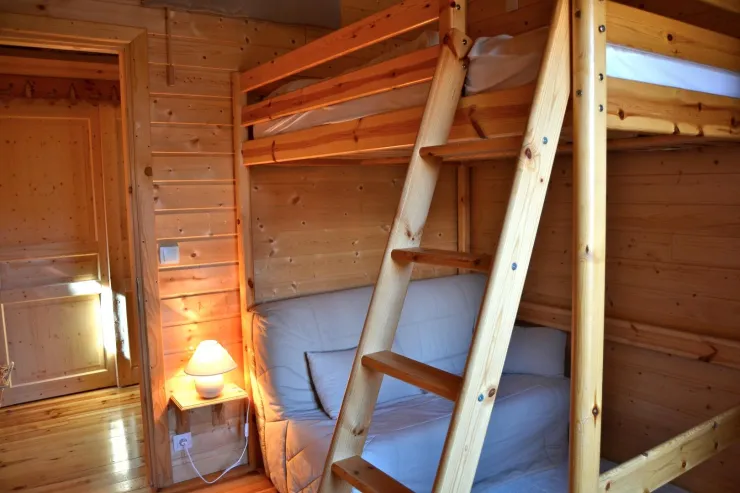 CHAMBRE 2 : LIT MEZZANINE 140/190 & BZ 140/190.