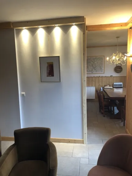 vue du salon vers la salle à manger 