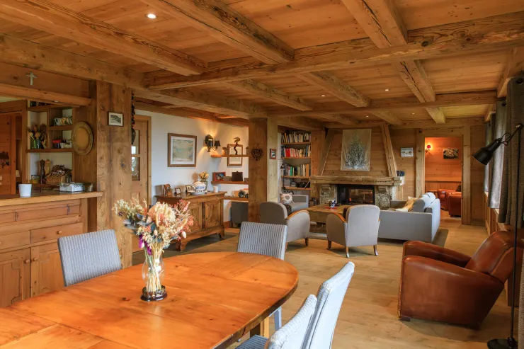 Dining room (12 people) and living room