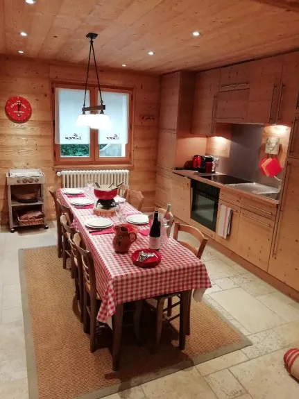 Beautiful kitchen very functional and fully equipped: oven, dishwasher, microwave, kettle and filter coffee maker, toaster, large fridge ...
