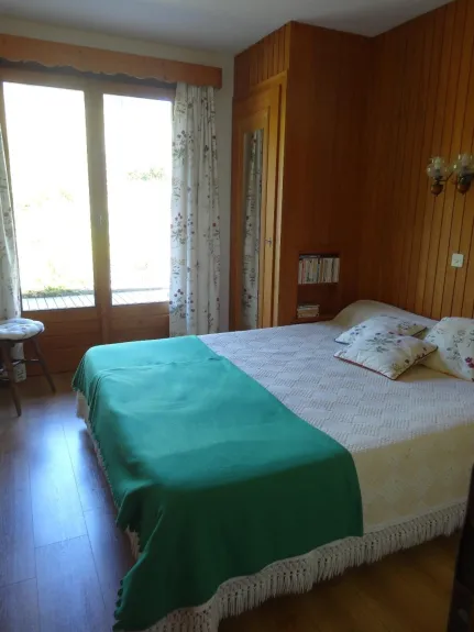 chambre du 1er donnant sur la terrasse