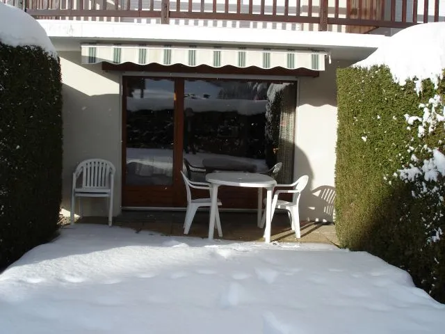 private garden terrace facing south in winter