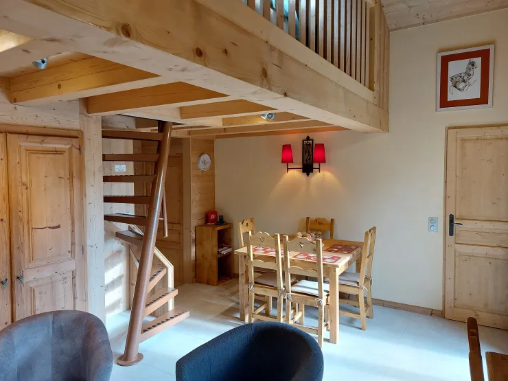 Sitting/dining room 2