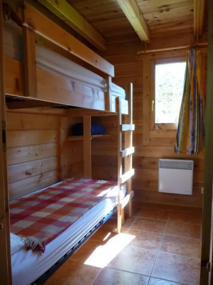 Chalet Bouton d'Or - chambre avec lits superposés - D'autres distributions selon les modèles. 