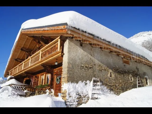Strong resist roof under thickness snow