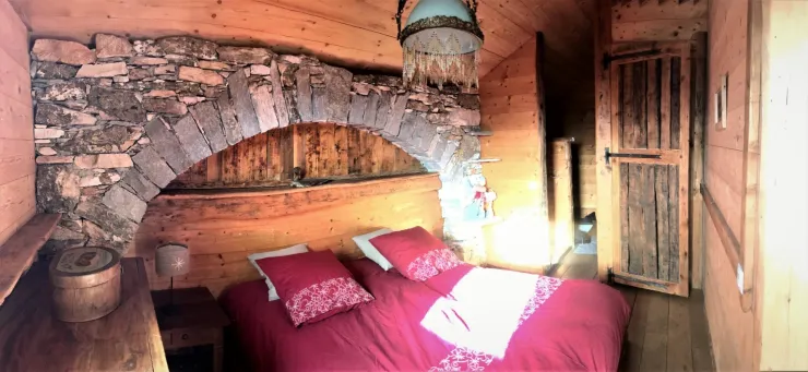 chambre 1 au RdC  "en suite" ambiance montagnarde