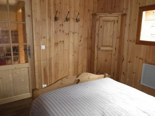 chambre individuelle avec lit 2 personnes