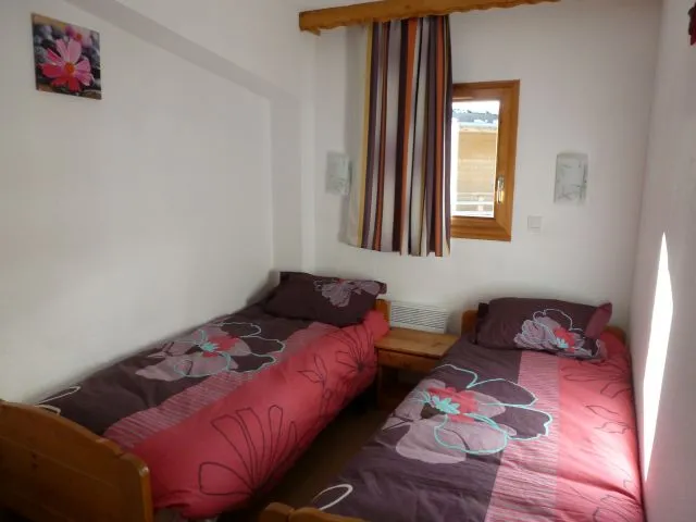 2nd room with 2 beds 80 * 190 with cabinet