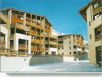 Longecôte building in which is the apartment floor with lift 3 and 4.