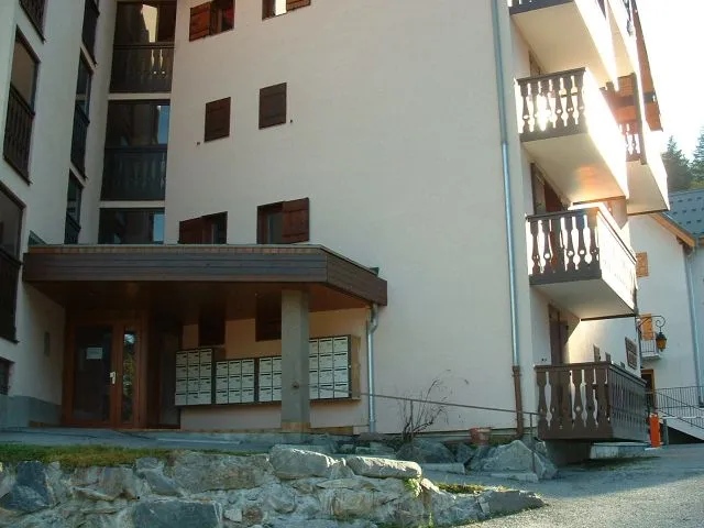 Entrée de la résidence. L'appartement se situe au 1° étage